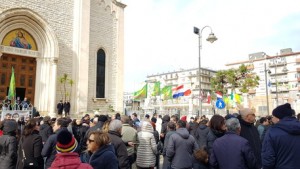 Giornalista aggredita, manifestazione nel quartiere Libertà di Bari - Foto di Vincenzo Chiumarulo