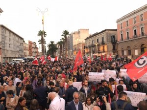 Manifestazione antifascista a Bari